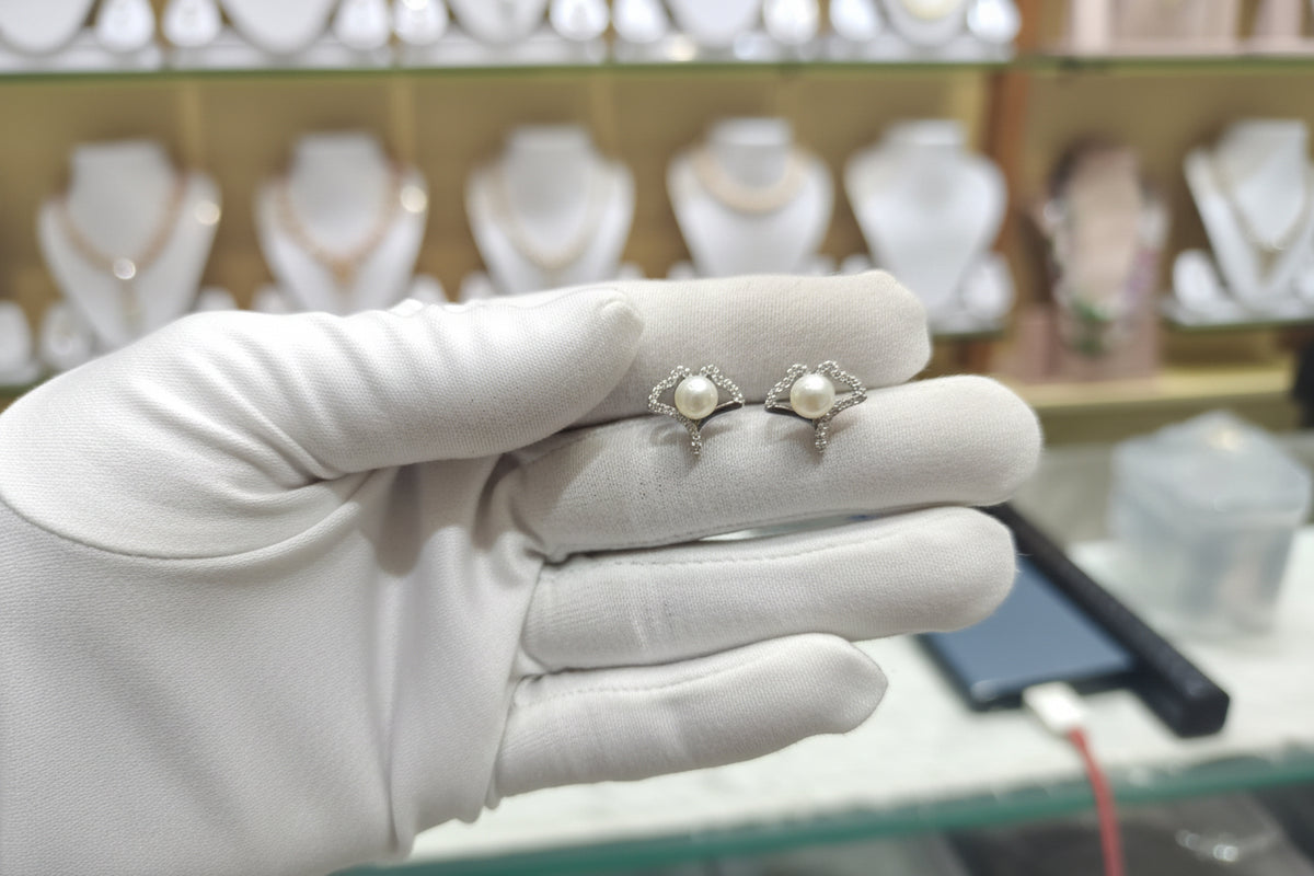 92.5 Post Pin Silver Zircon & Pearl Studded Earrings