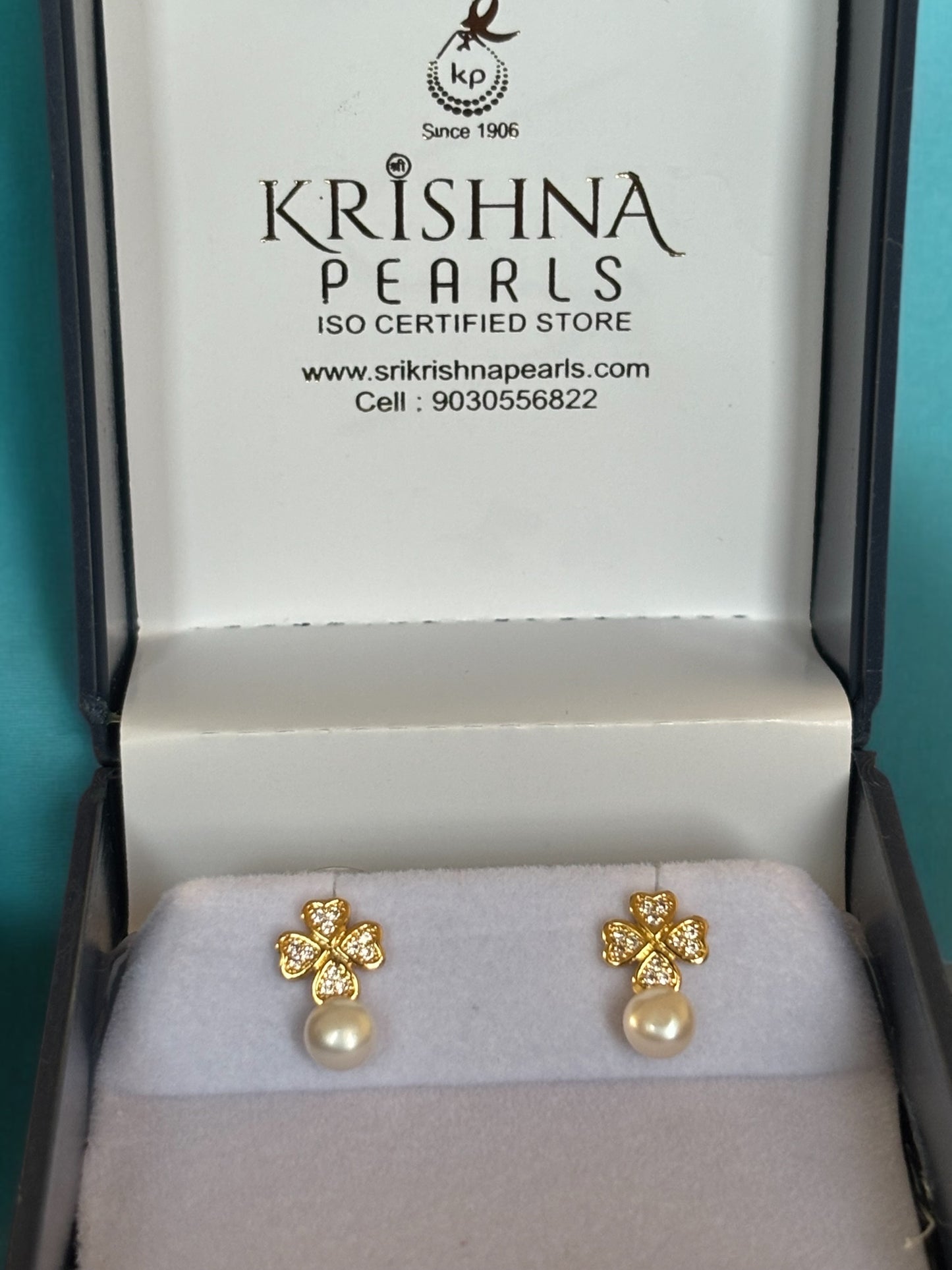 Flower Petals Pearl Studds