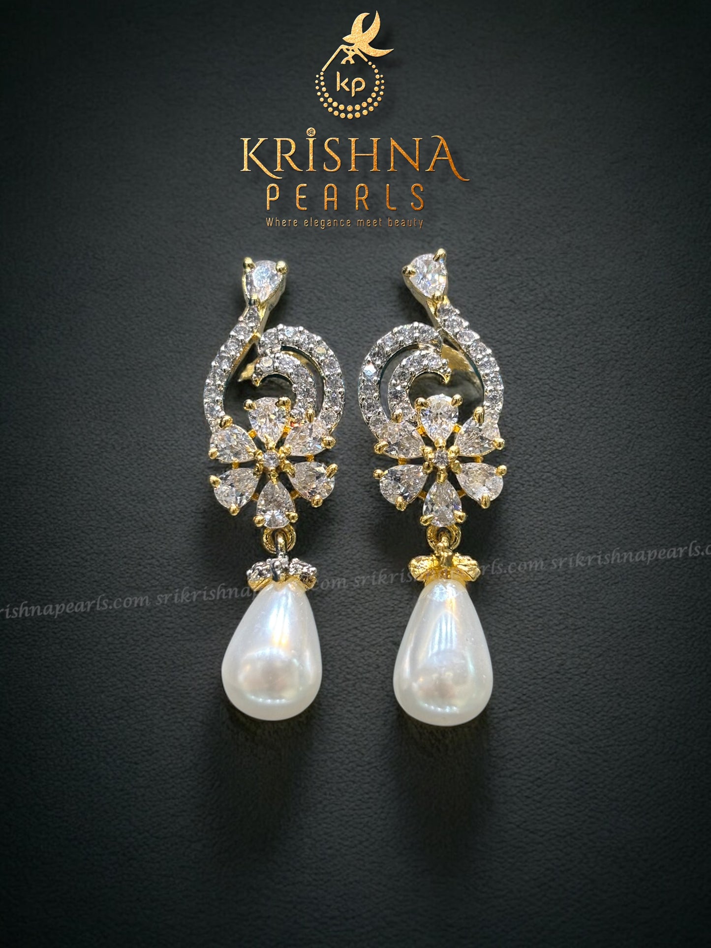 Sophisticated Two lines Pearls Broch Set