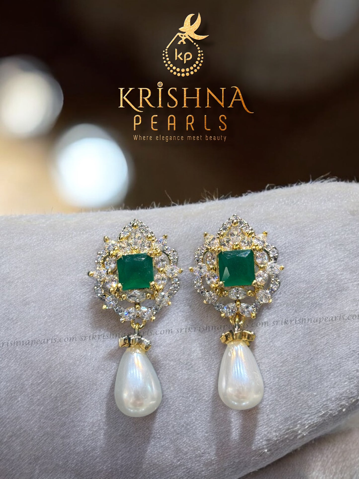 Emerald Elegance Double Line Pearls Broch Set