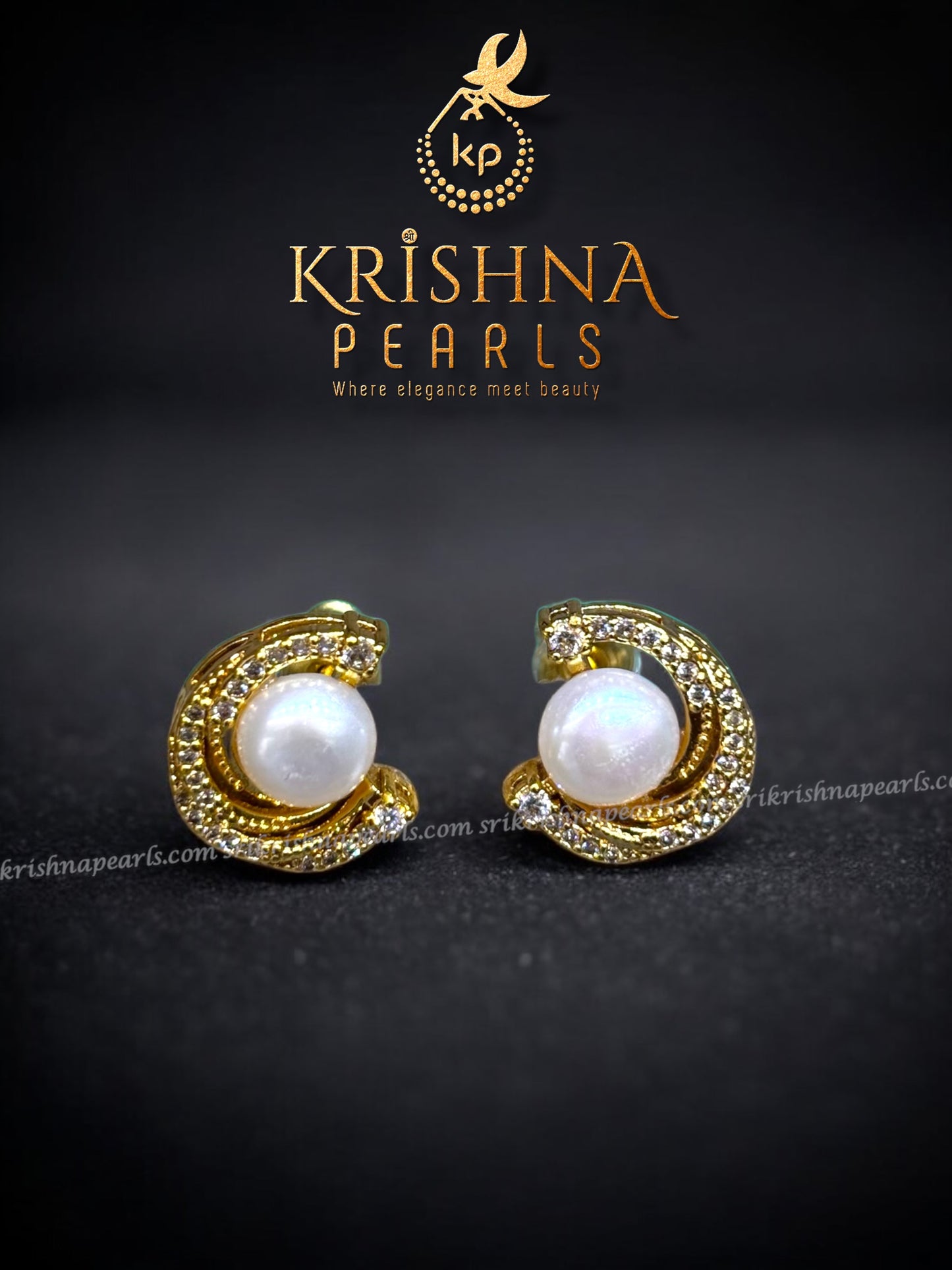 Designer Pearl Studded Pendent Set