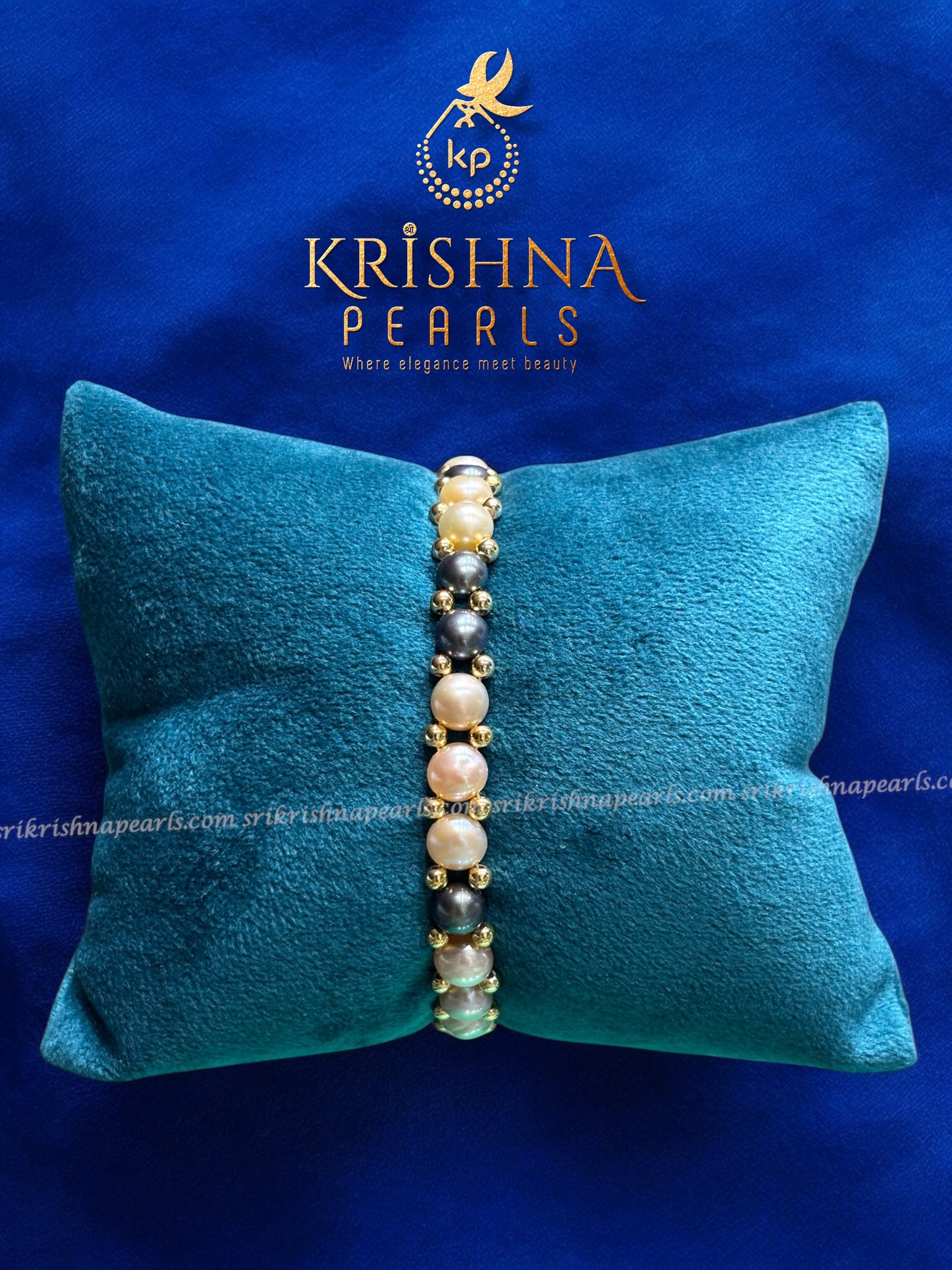 Beautiful Midnight Rose Pearls Bracelet