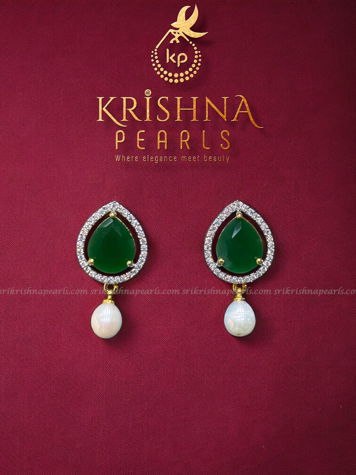 Beautiful Emerald Pendent With Small Size Pearls Three Line Choker Set