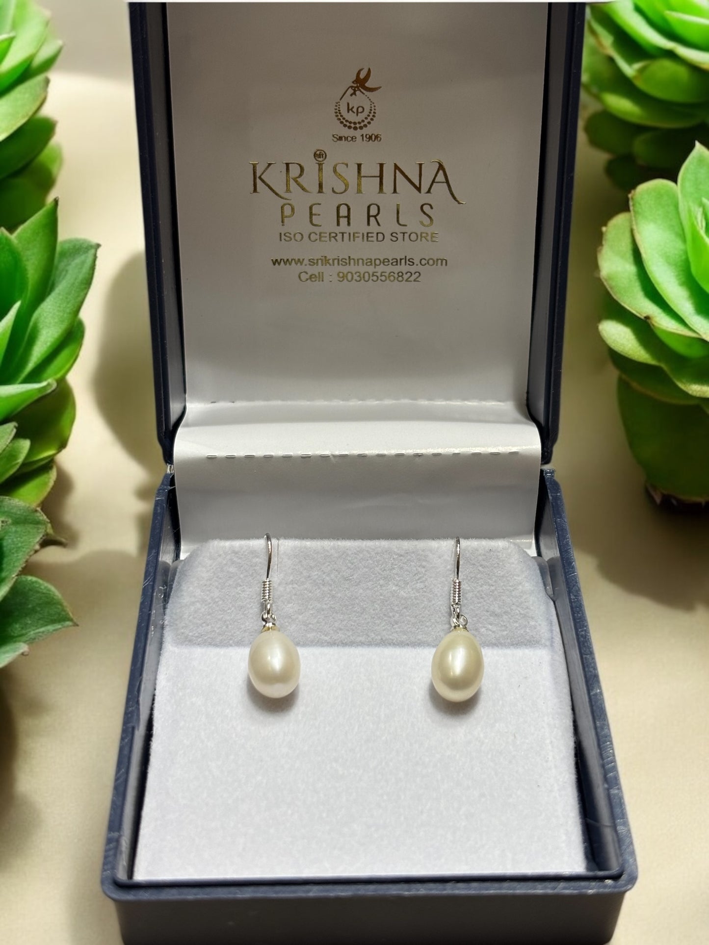 Classic Oval Pearl Hangings