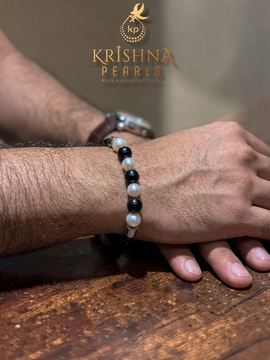 Modern 7 Pearls With Leather Magnetic Bracelet