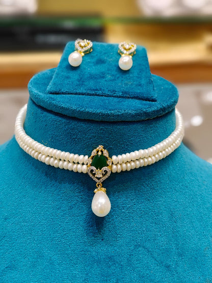 Adorable Emerald Studded Pearls Choker Set