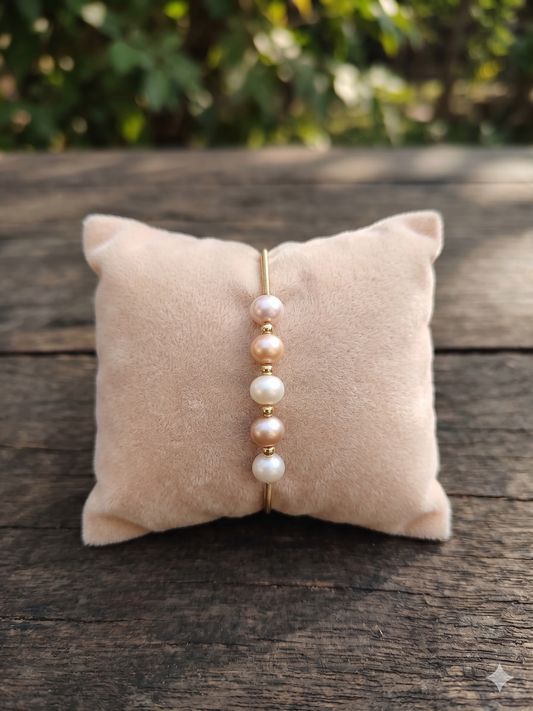 Pretty Multicolour Pearls Bracelet