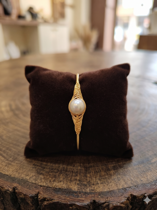 Adorable Big Pearl Bracelet
