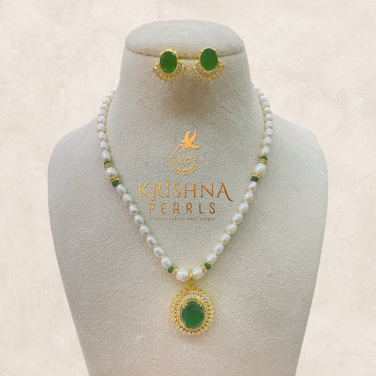 Simple Pearl Necklace Set