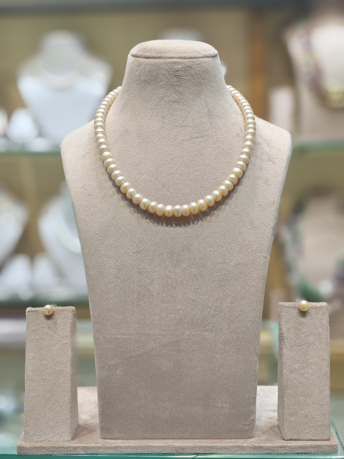 Beautiful Pink Pearls 10mm Necklace with Matching Studds