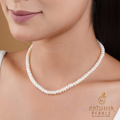 Classy Plain Pearl Necklace