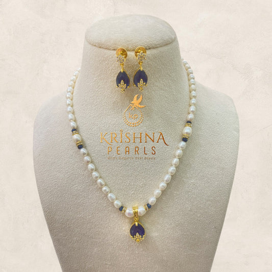 Simple Pearl Necklace Set