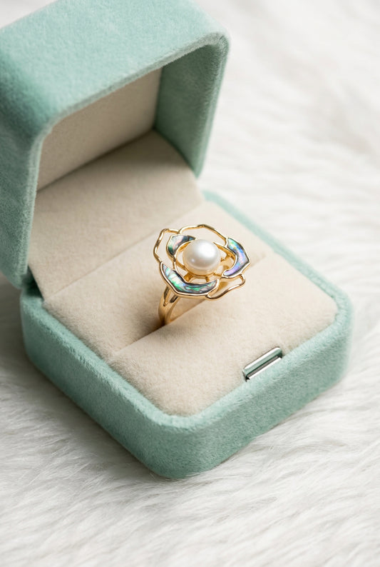 Adorable Gradient Pearls Finger Ring