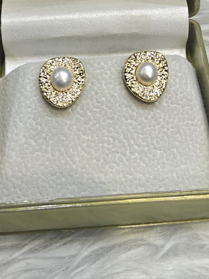 Premium Pearls Studds