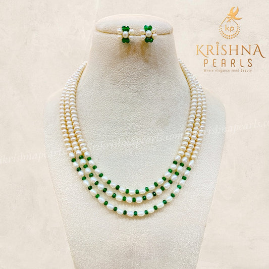 Classy Pearl & Emerald Beautiful Necklace