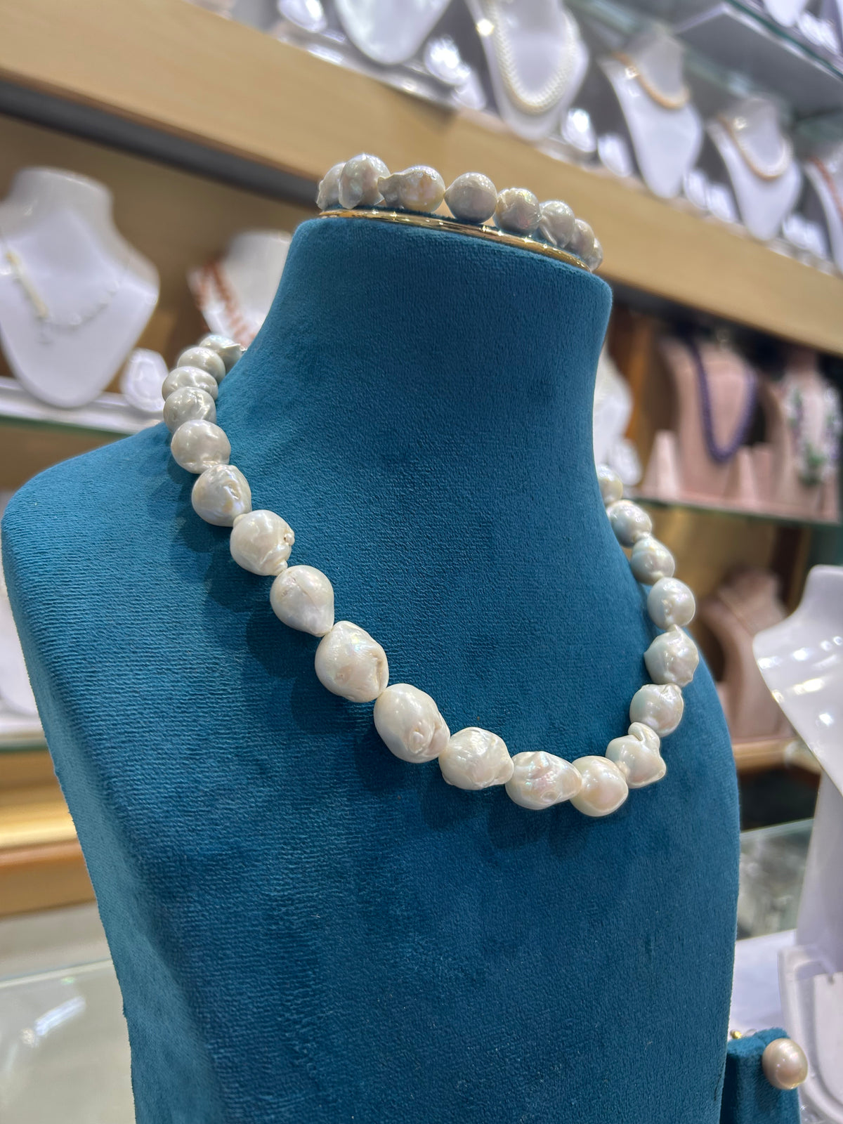 Elegant Baroque Combo Necklace Set with Earrings & Bracelet