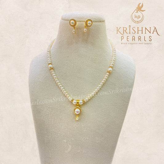 Beautiful Pearl Necklace Set