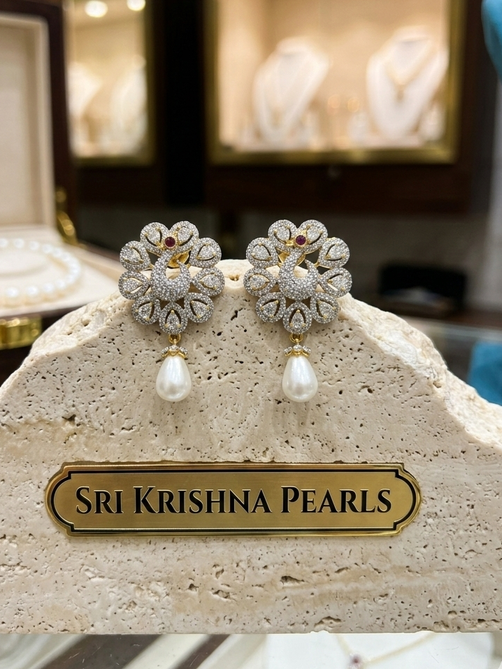 Designer Pearl Broch Set