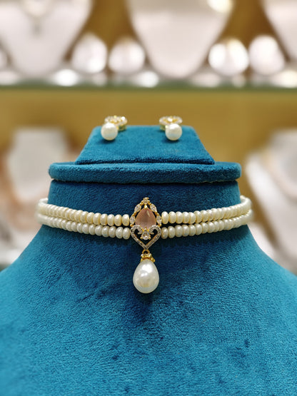 Adorable Emerald Studded Pearls Choker Set