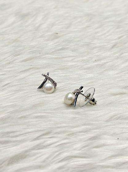 92.5 Silver Post Pin Cute Pearl Studds