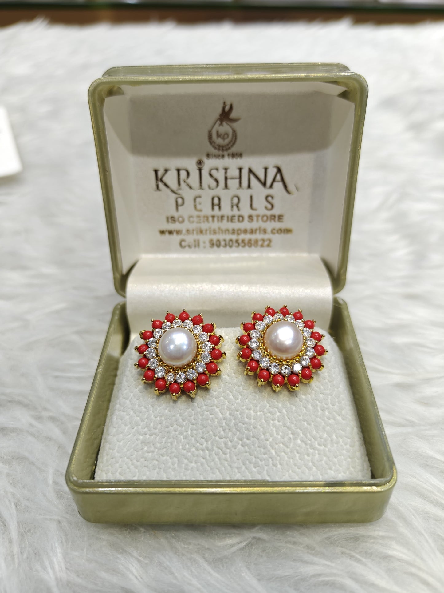 Big Pearl Coral Studds