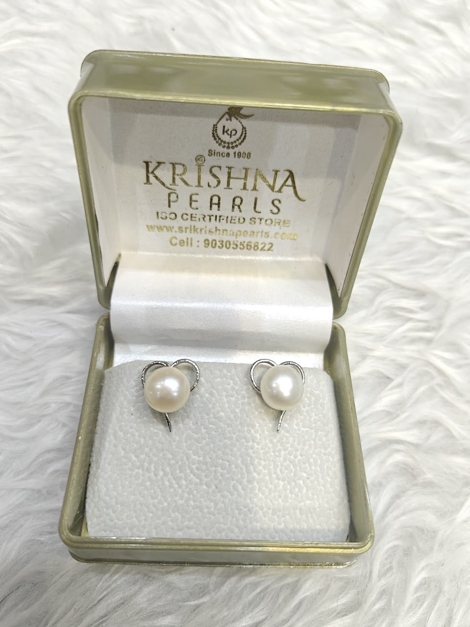 Pretty Heart & Pearls Studded Earrings