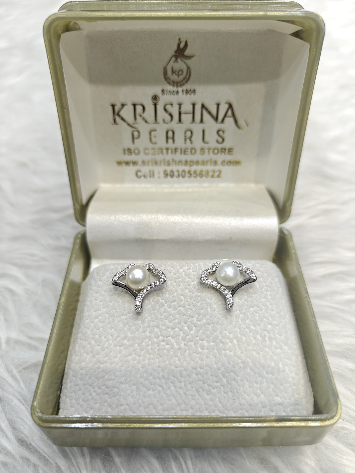 92.5 Post Pin Silver Zircon & Pearl Studded Earrings
