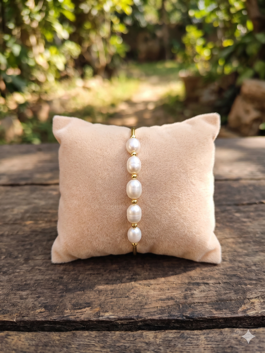 Classy Fresh Water Five Pearls Bracelet