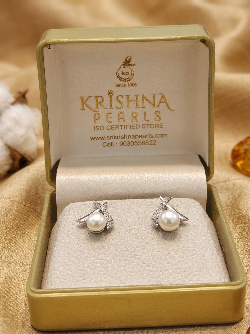 92.5 Silver Post Pin Cute Pearl Studds