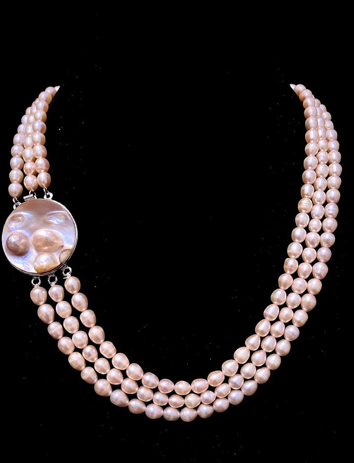 Designer Pearl Oyster Broch Set