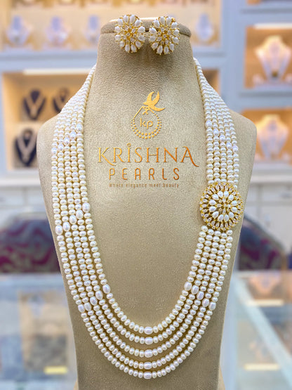 Exclusive Pearl Brooch Set