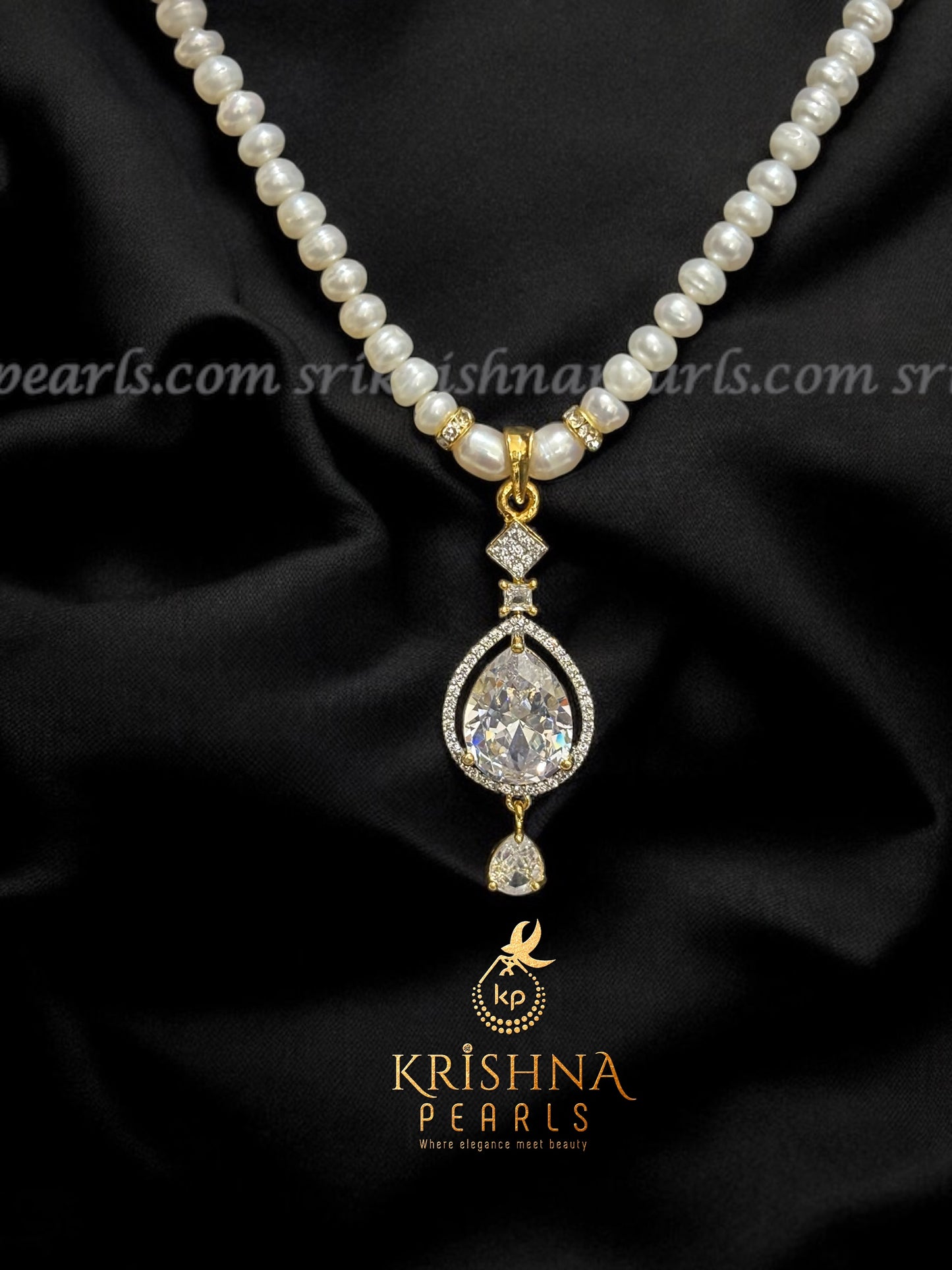 Elegant Pearl Necklace with Zircon Locket