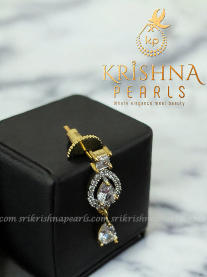 Elegant Pearl Necklace with Zircon Locket