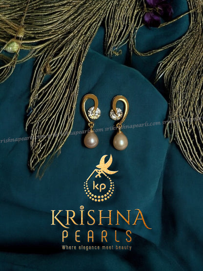 Attractive Pearl Studded Pendet Set