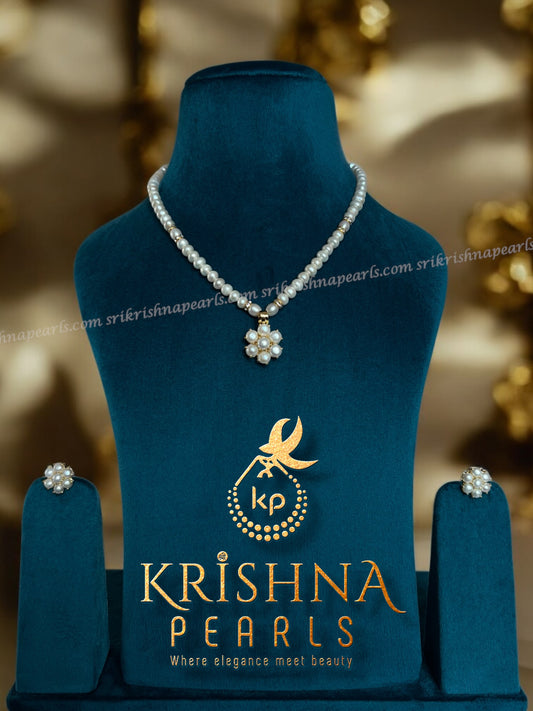 Beautiful Flower Pearl Studded Pendent Set