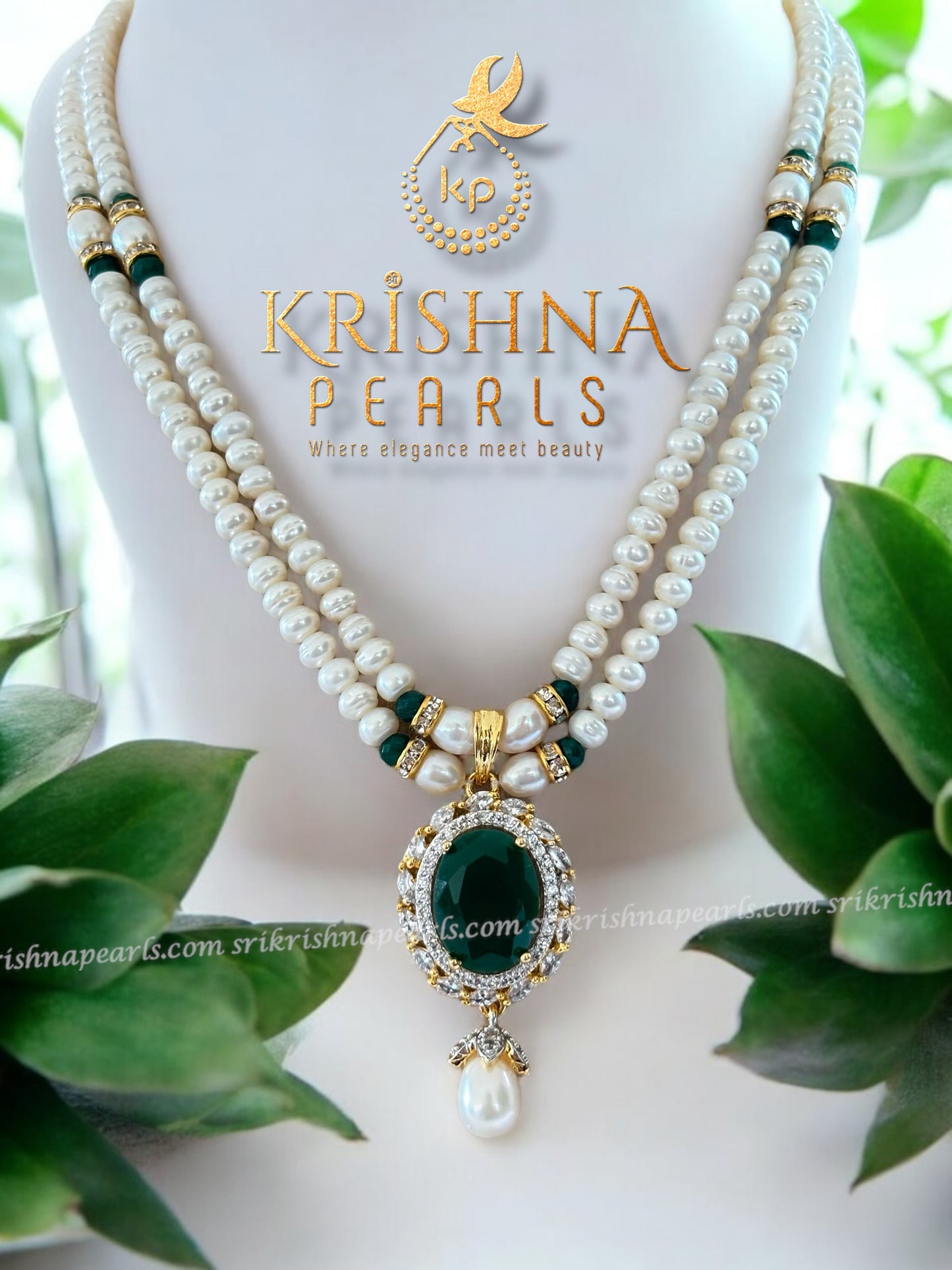 Elegant Emerald & Pearl Hangings Pendent Set