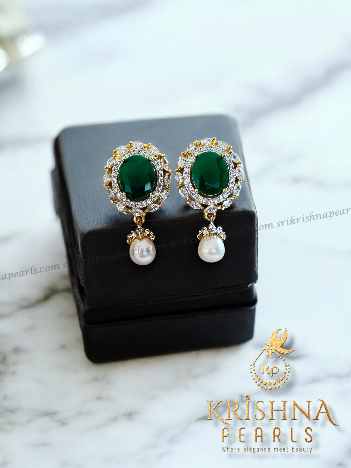 Elegant Emerald & Pearl Hangings Pendent Set