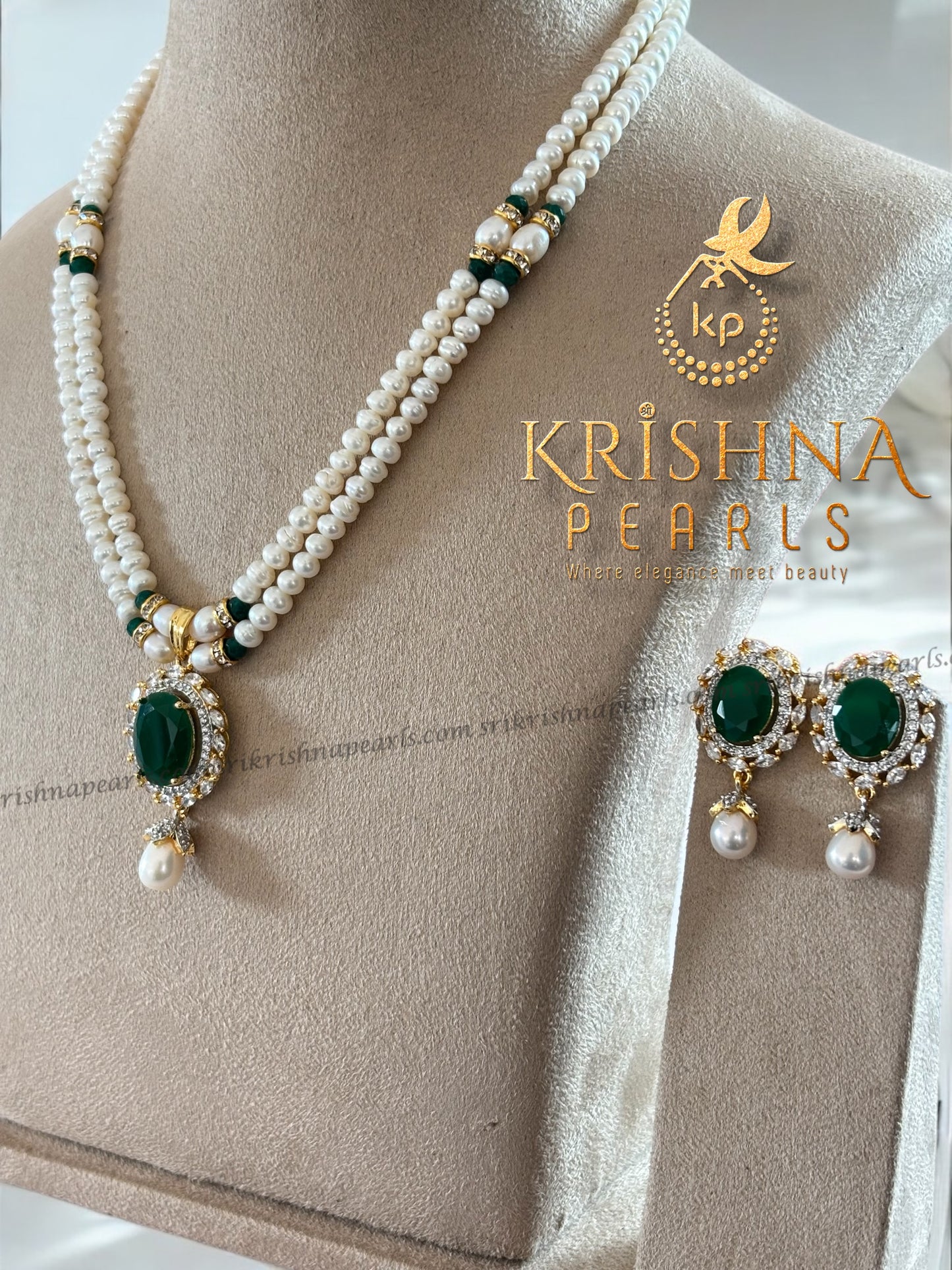 Elegant Emerald & Pearl Hangings Pendent Set