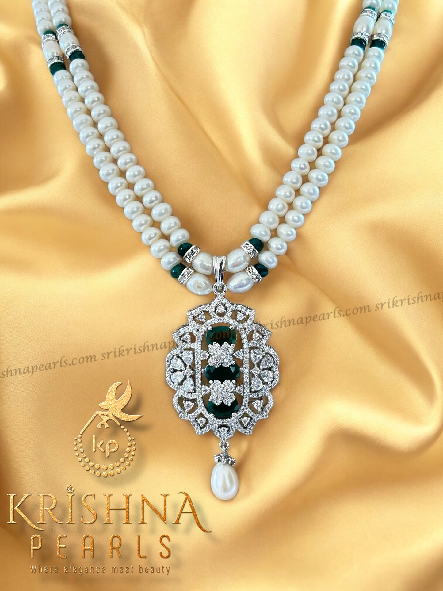 Beautiful Emerald & Pearls Hangings Pendent Set