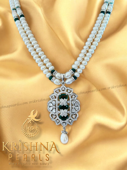 Beautiful Emerald & Pearls Hangings Pendent Set