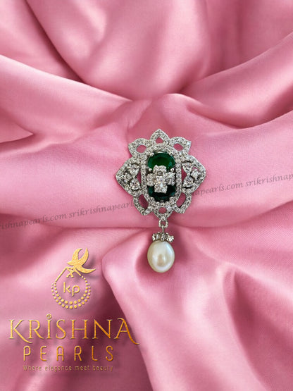 Beautiful Emerald & Pearls Hangings Pendent Set