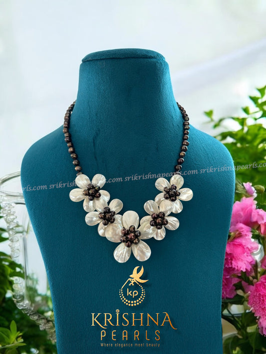 Beautiful Floral Black Pearl Necklace Set