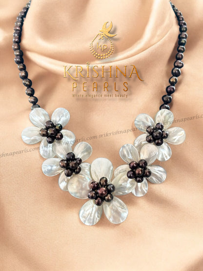 Beautiful Floral Black Pearl Necklace Set