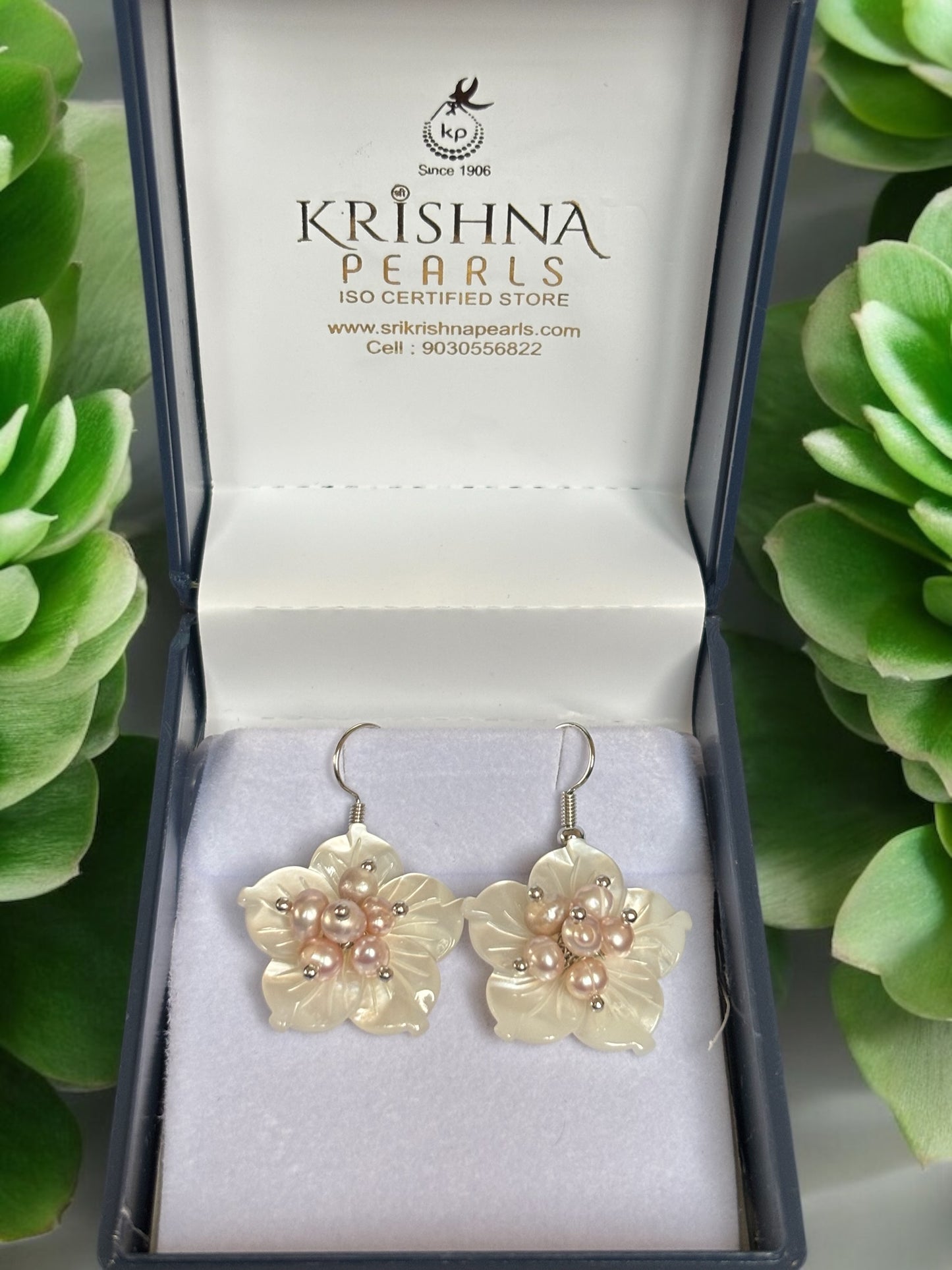 Adorable Flora Oyster Pearl Hangings