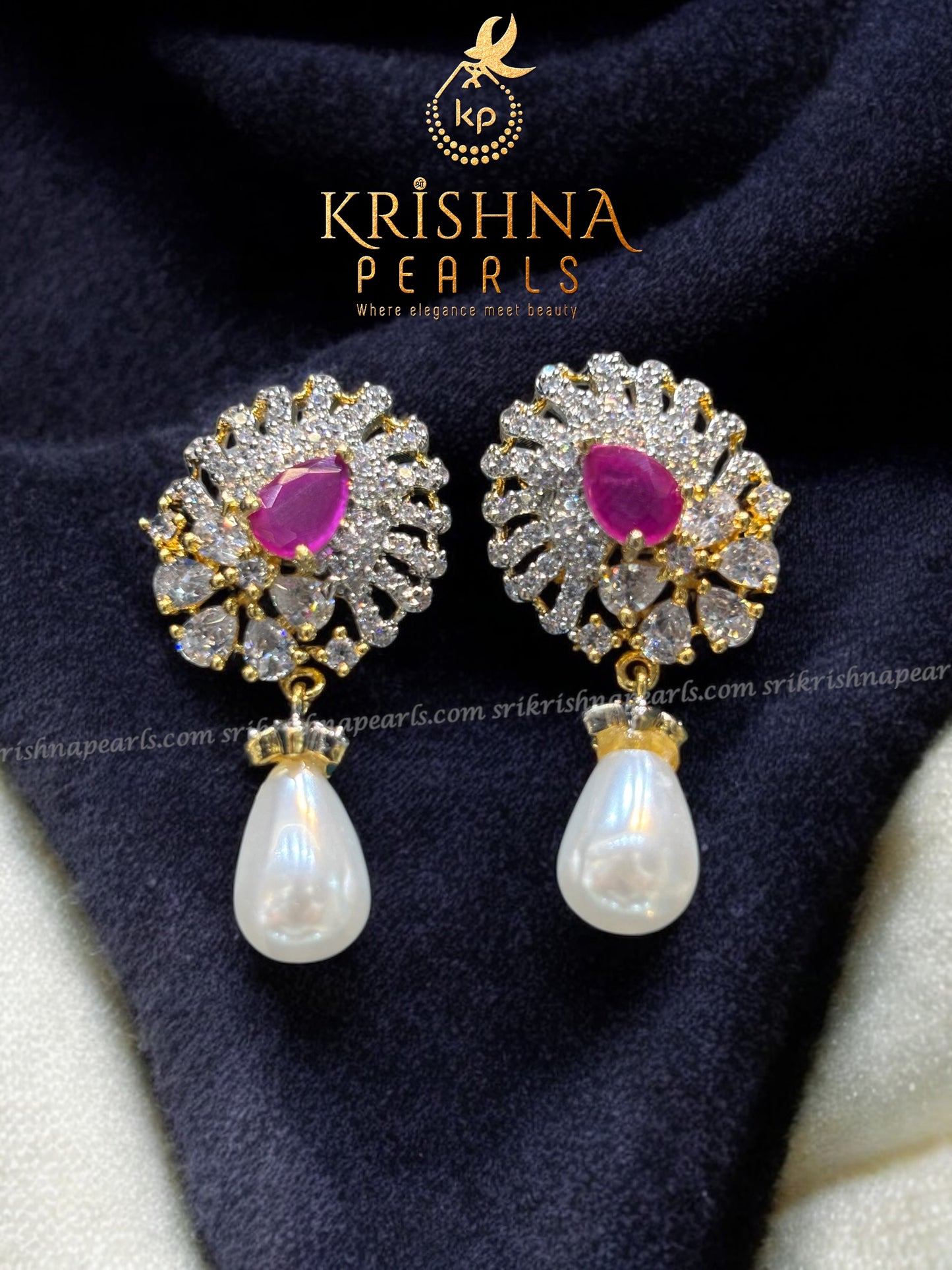 Alluring Two lines Pearls Broch Set