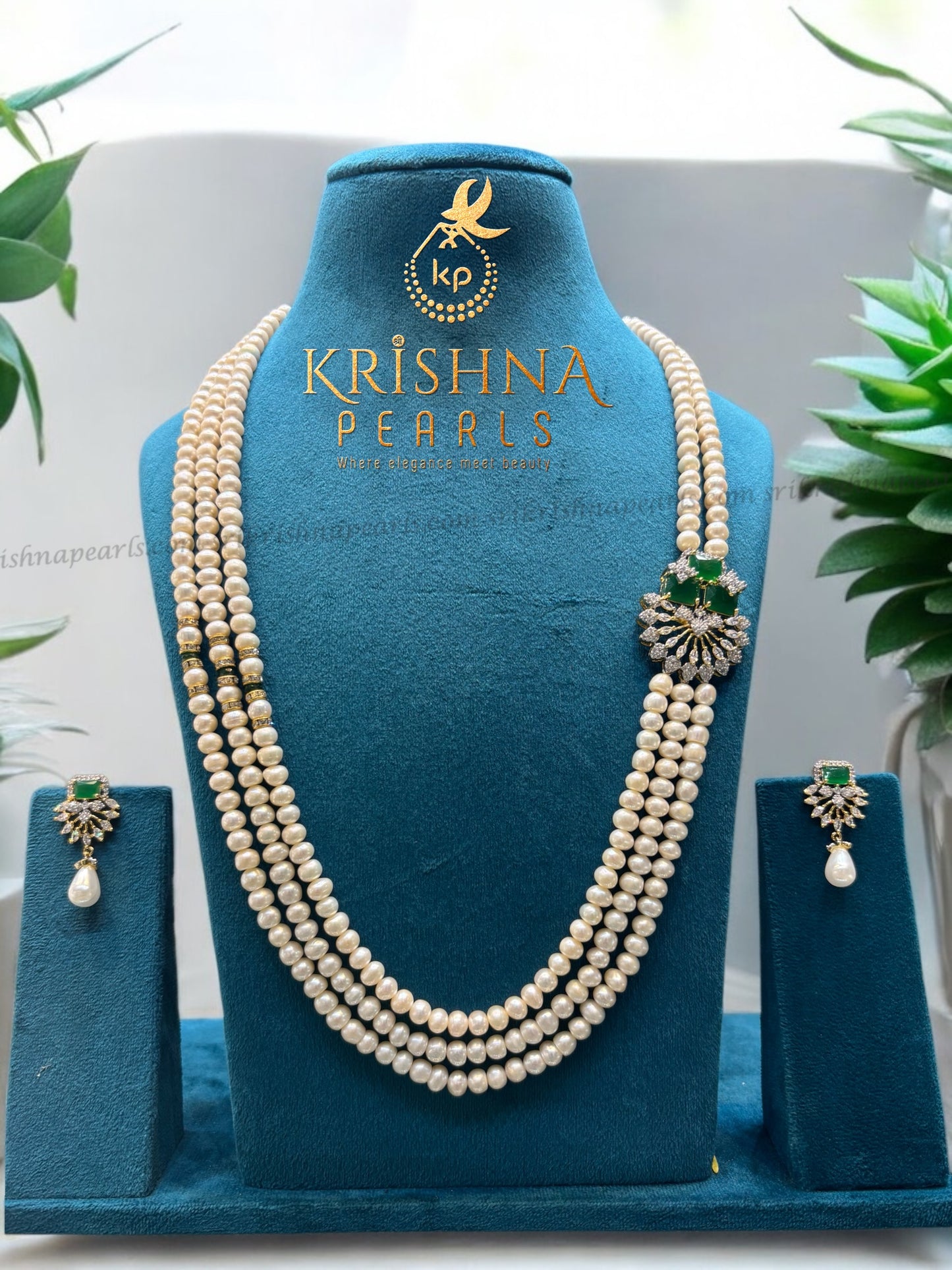 Designer Emerald Studded Three Line Broch Set