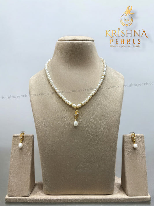 Attractive Pearl Necklace With Modern Pendent