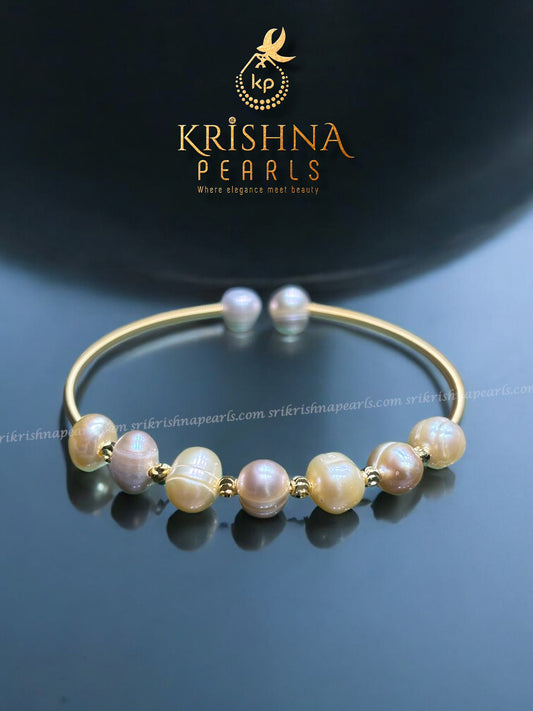 Elegent Multicolour Pearls Bracelet