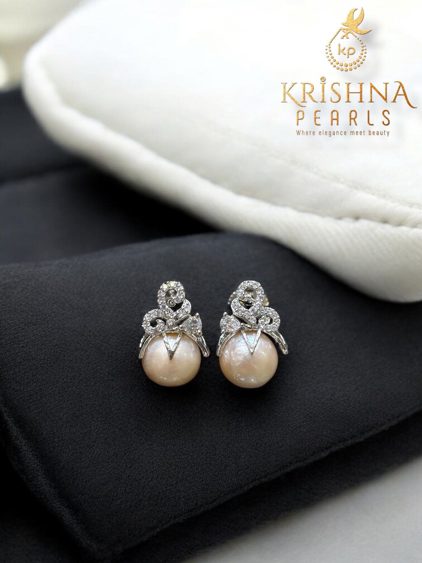 Designer Baroque Pearl Pendent With Baroque Pearls Single Line Necklace Set