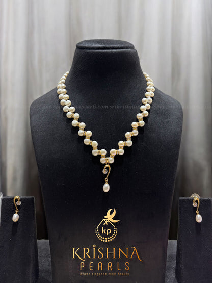 Alluring White Button Pearls Necklace